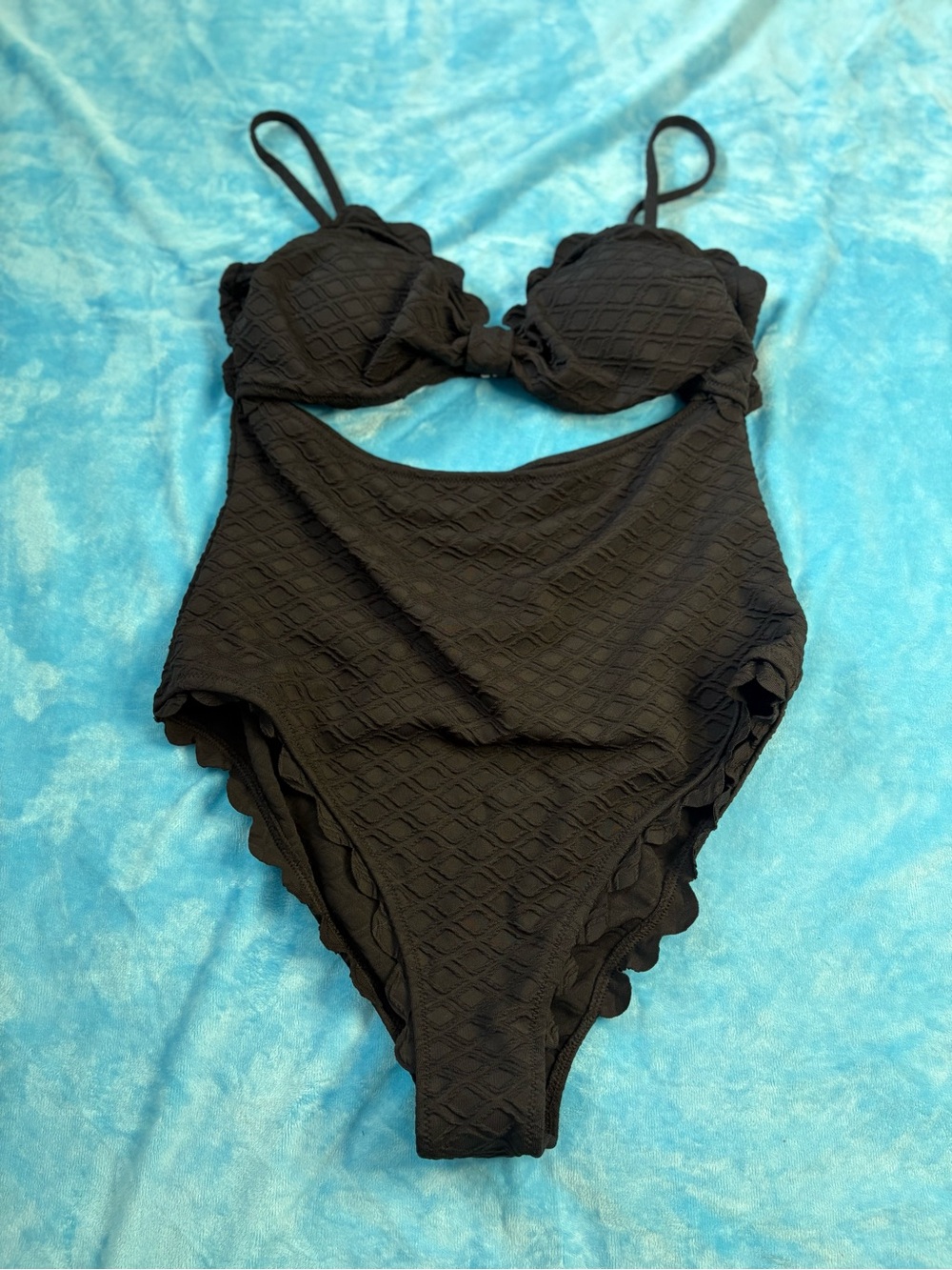 Cupshe Black Textured Cutout One-Piece Swimsuit